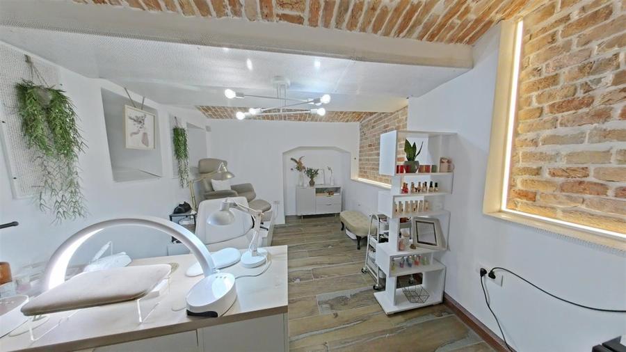 Spatiu comercial renovat recent, langa Primarie - Tribunal - TUR VIRTUAL - 1