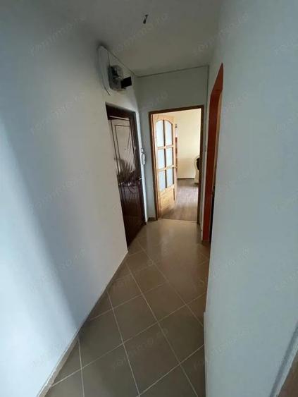 De vanzare apartament cu 3 camere, etajul 2, Dealul Florilor - 10