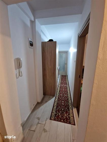 Garsonieră decomandată în Baza 3