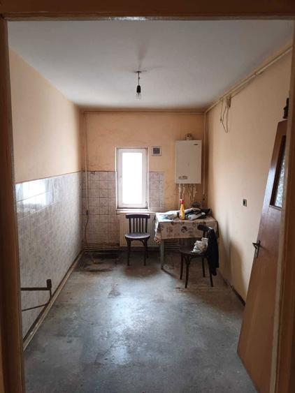 Apartament cu 4 camere decomandat în Central