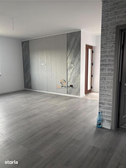 Casă cu 3 camere cu Teren 468 Mp în Sânmihaiu Român