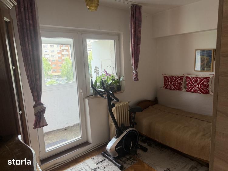 Apartament cu 4 camere decomandat în Lucian Blaga