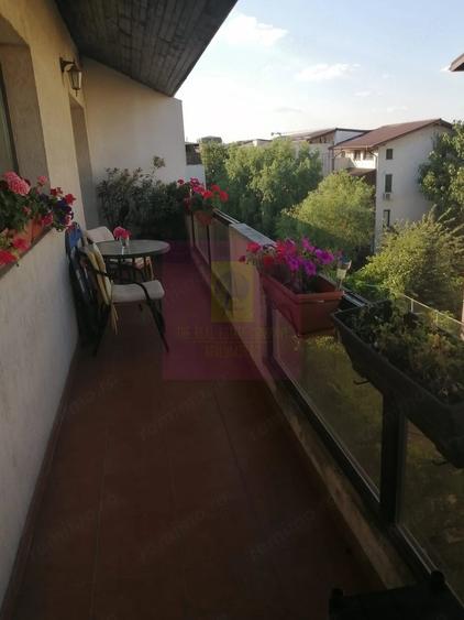 Apartament cu 3 camere semidecomandat în Central