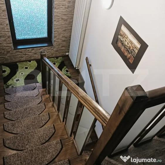 Casă cu 5 camere cu Teren 1280 Mp în Central