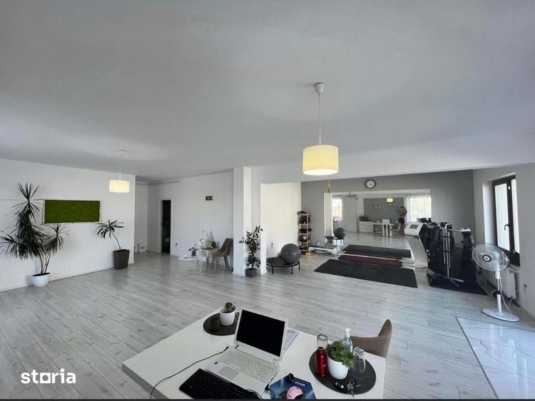 Spatiu comercial, imobil nou, zona Iulius - 3
