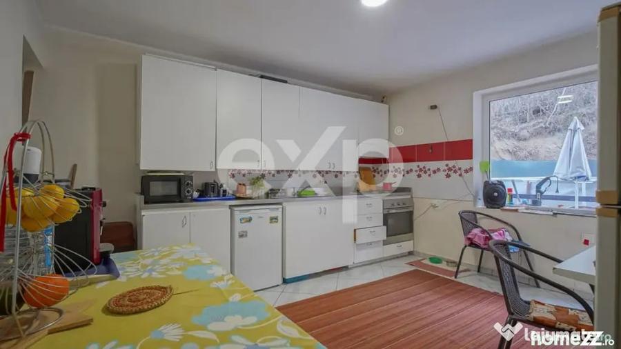 Casă cu 7 camere cu Teren 698 Mp în Dâmbul Morii