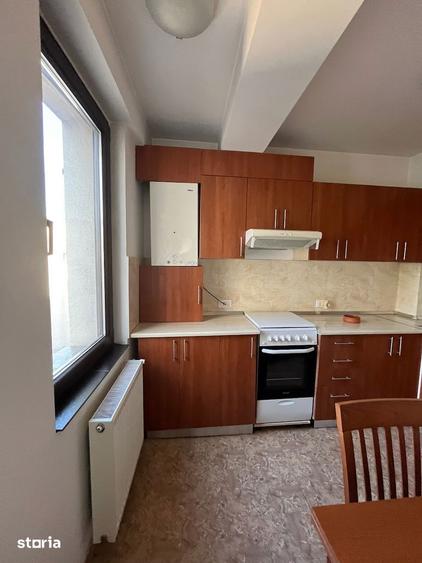 Apartament cu 3 camere semidecomandat, mobilat în Dorobanți