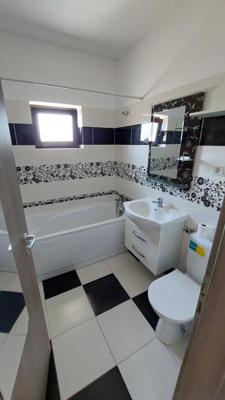 Apartament cu 3 camere decomandat în Giroc