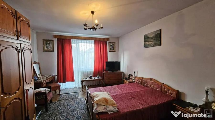 Casa individuala 5 camere , 175 MP , Zona Andrei Muresanu , - 1