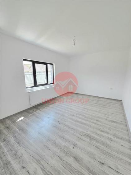 Casă cu 3 camere cu Teren 411 Mp în Valu lui Traian