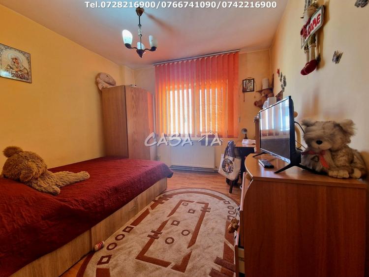 Apartament cu 3 camere decomandat, mobilat în Central
