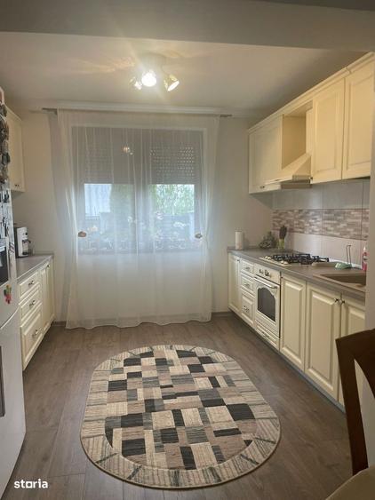 Casă cu 3 camere cu Teren 450 Mp în Careiului
