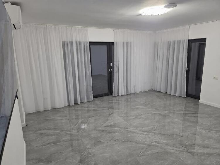 Casă individuală cu 4 camere cu Canalizare în Șagului