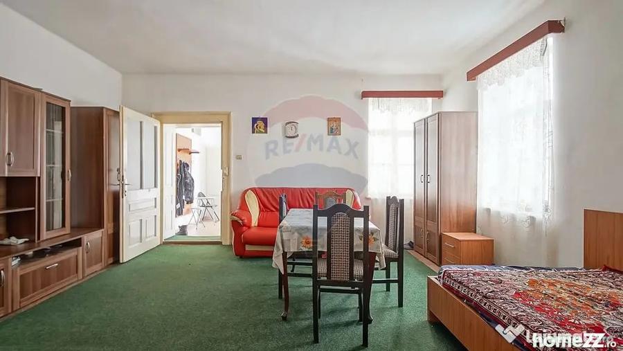Casă cu 5 camere cu Teren 5417 Mp în Prejmer