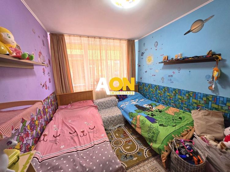 Apartament cu 3 camere decomandat, mobilat în Ampoi 3