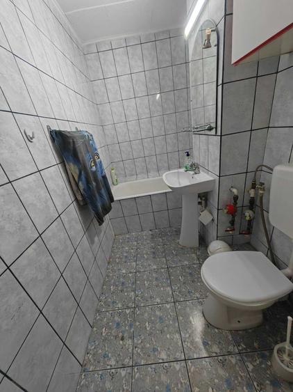 Inchiriez apartament 2 camere decomandat Rogerius - 1200 lei - 4