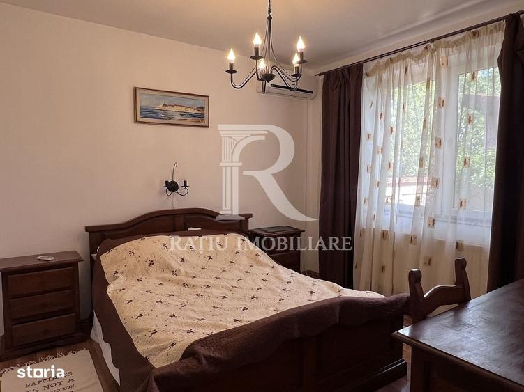 Casă cu 4 camere în Sântandrei