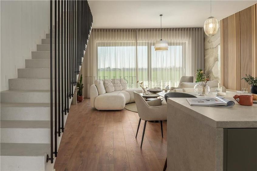 Duplex cu 4 camere cu Piscina în Balotești