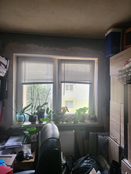 Apartament cu 3 camere semidecomandat în Săsar