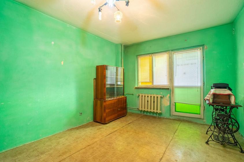 Apartament cu 4 camere semidecomandat, mobilat în Micălaca