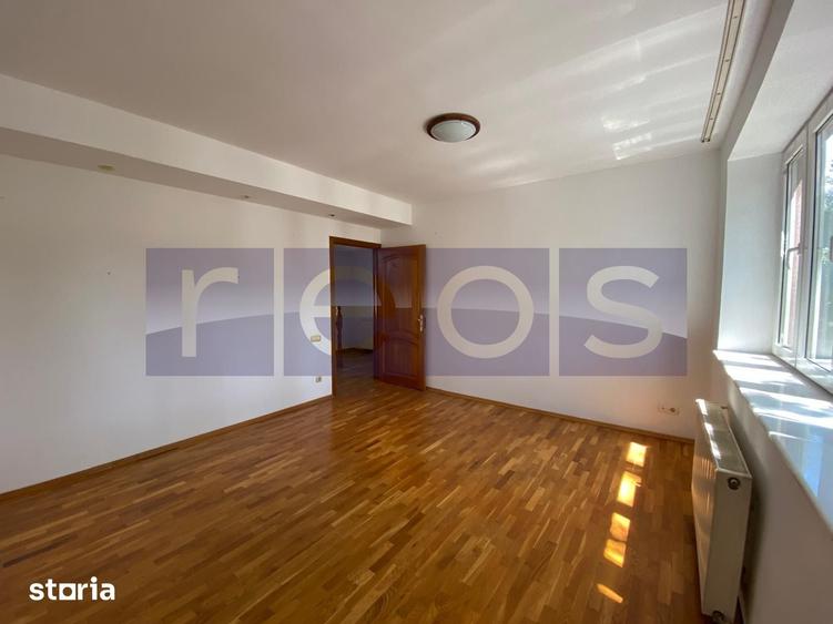 Casă cu 7 camere cu Teren 292 Mp în Rahova