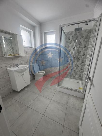 Casă individuală cu 5 camere cu Canalizare în Bariera Vâlcii