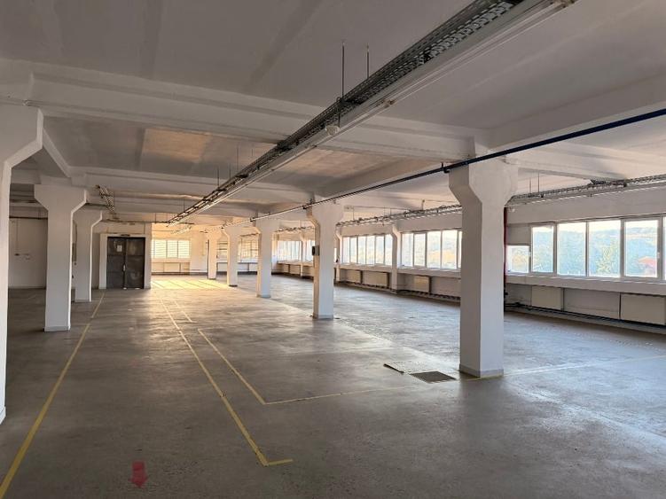 Spațiu industrial, de 710 mp, în Central