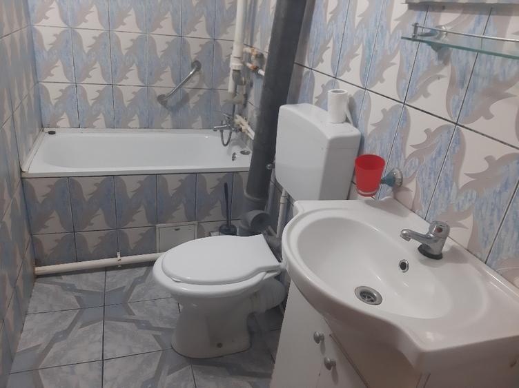 Apartament cu trei camere de închiriat - 2