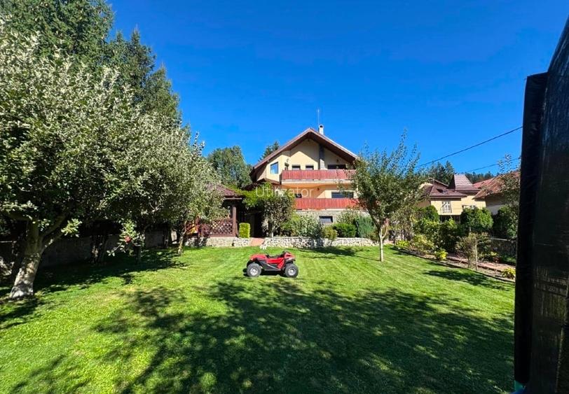 Casă exclusivistă de vânzare în Bușteni – cartier Zamora, județul Prahova Casă exclusivistă de vânzare în Bușteni – cartier Zamora, județul Prahova