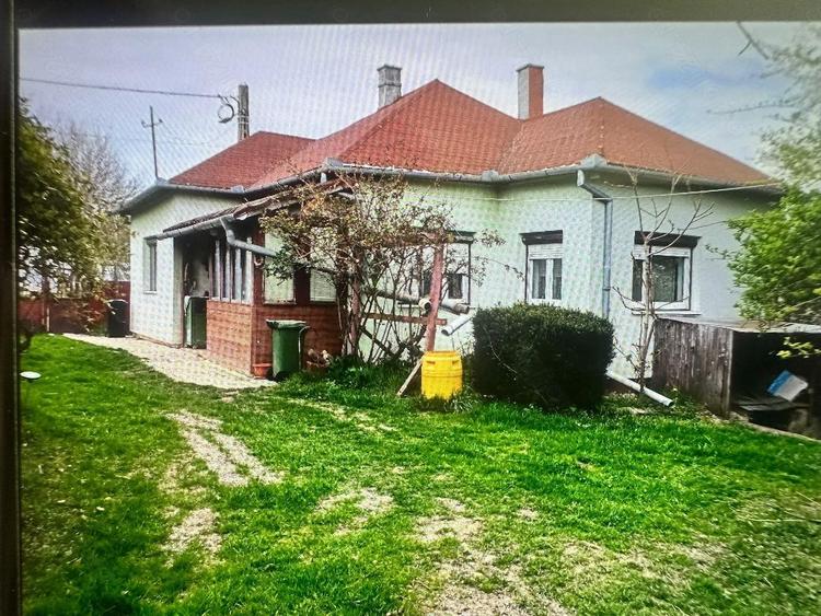 Vand casa si gradina+livada in localitatea Dumbrava, comuna Capusu Mare, 72 mp, stare foarte buna - 1
