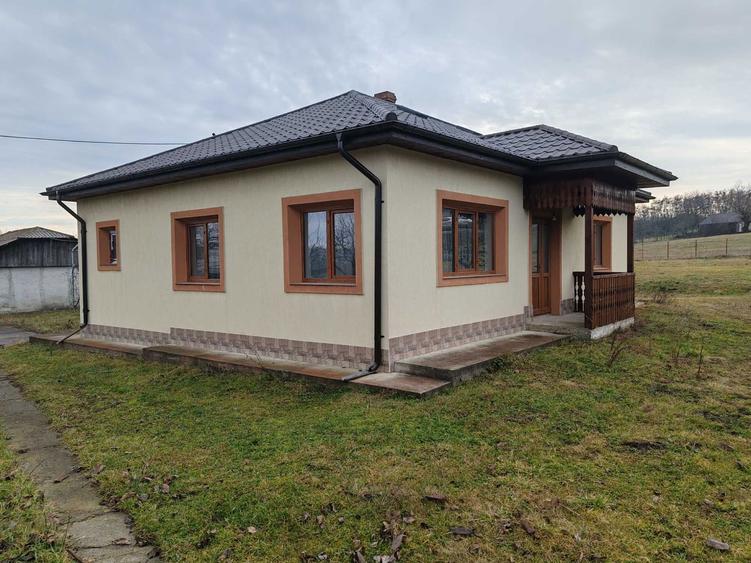 Casa in sat Lisna,comuna Suharau - 8