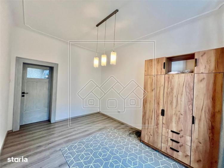 Apartament la casa - 4 camere, 111 mp - Zona centrala - 5
