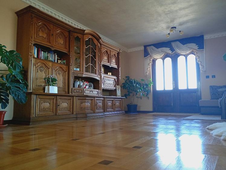 Vilă Spațioasă (228 mp) – Finisaje Premium din Lemn Masiv & stucco - 13