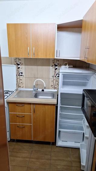 Inchiriez garsoniera in Alfa Arad Strada Padurii 217.Caut o studenta serioasa sau medic,farmacista. - 3