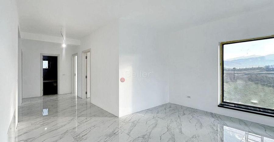 Curte Generoasa Compartimentare Practica - 12