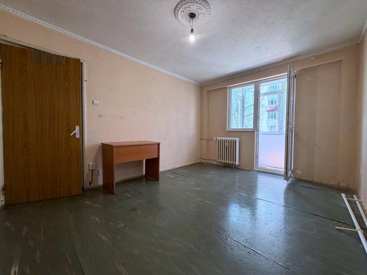 Apartament 2 camere | etaj 2/10 | bloc reabilitat | Str. Luica, Sector 4 | 1973 - 1