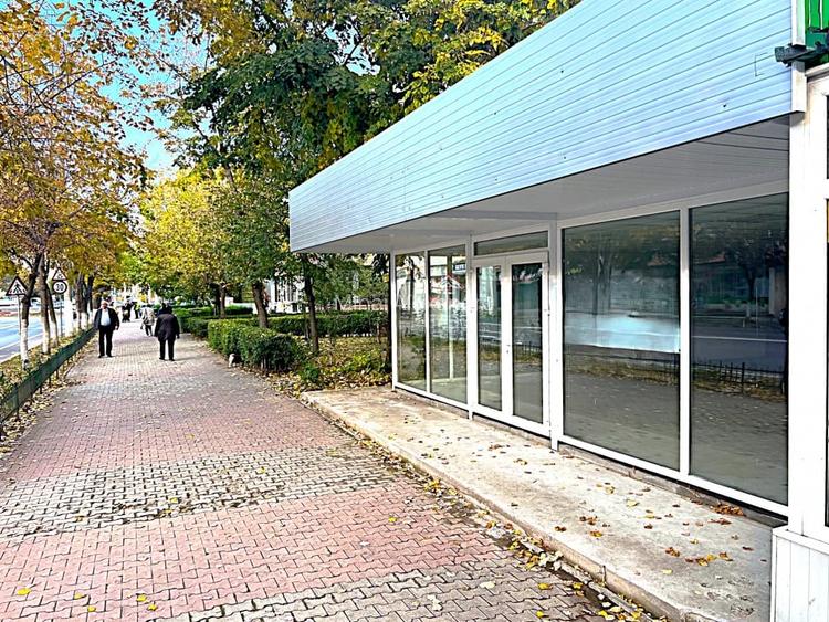 SPATIU COMERCIAL STRADAL INDEPENDENT CU VITRINA DIN STICLA, PRIMA INCHIRIERE SPATIU COMERCIAL STRADAL INDEPENDENT CU VITRINA DIN STICLA, PRIMA INCHIRIERE