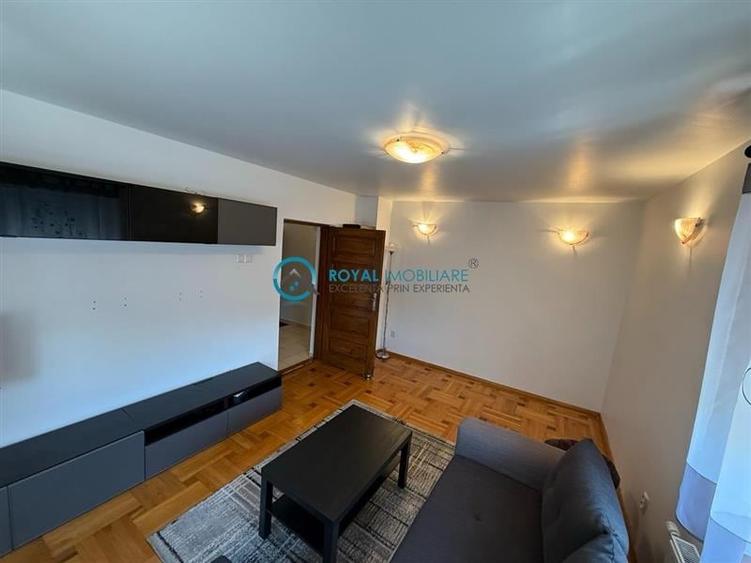 Casă individuală cu 7 camere cu Canalizare în Cioceanu
