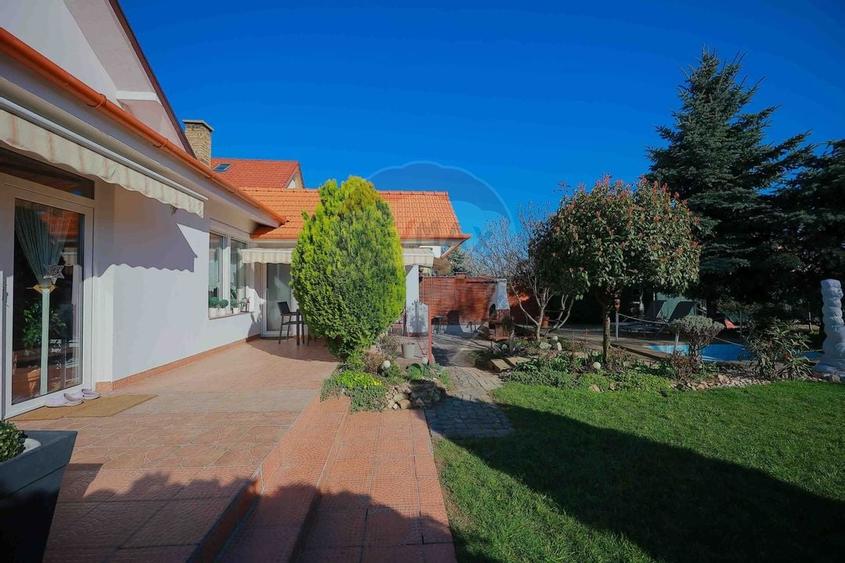 Casa cu 5 camere de vanzare in zona Episcopia Bihorului - 4