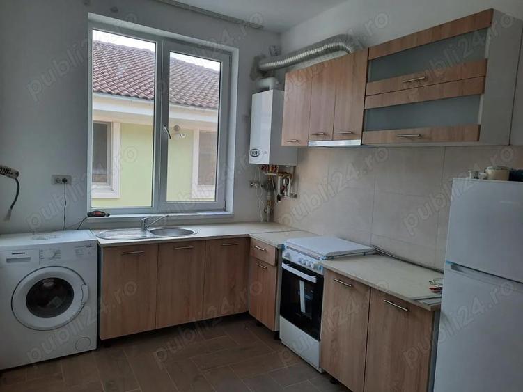 Proprietar inchiriez ap 3 camere bloc nou - 5