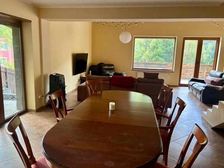 Vila spatioasa -7 camere-vedere panoramica-Azuga - 14