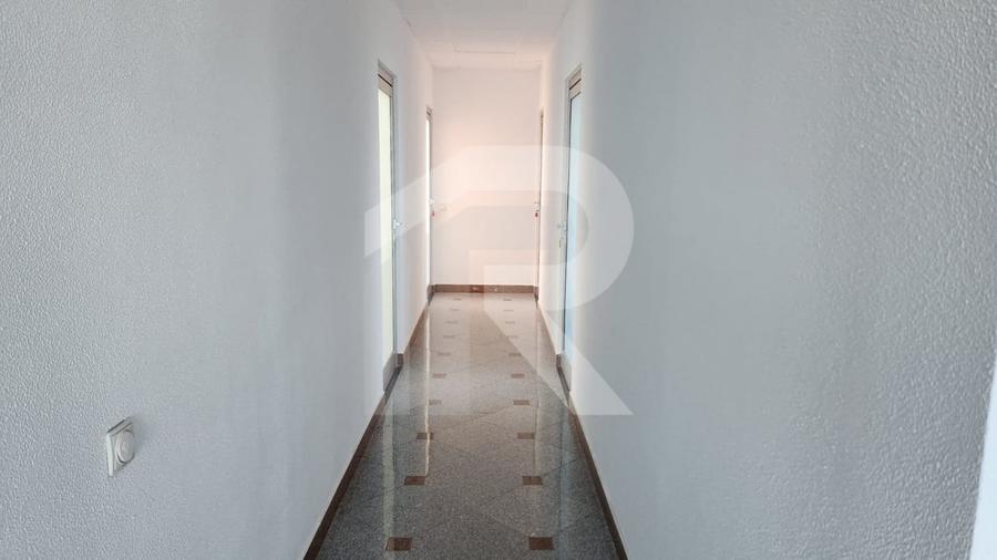 Spațiu premium birouri sau clinică, 2 corpuri, 12 parcări, lift, terasă - 7500 E - 19