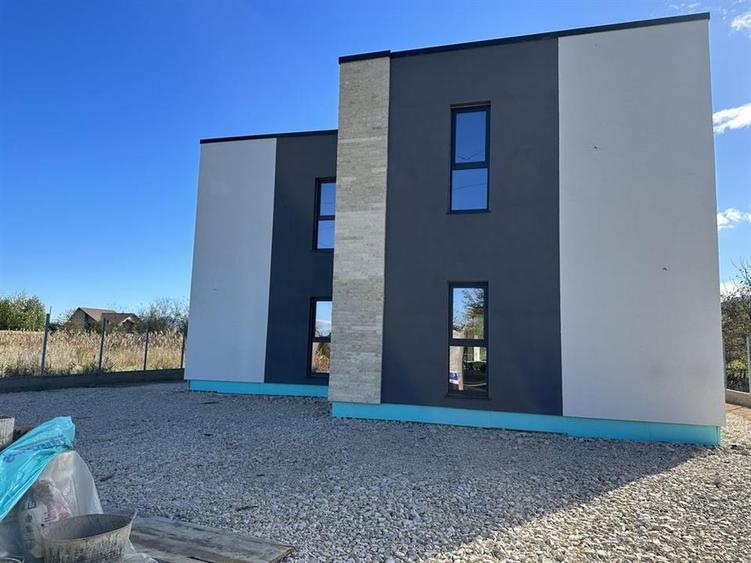 Casa 4 Camere Cartierul Stupini - 1