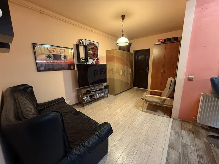 Apartament cu 3 camere de vânzare str Oasului - 4