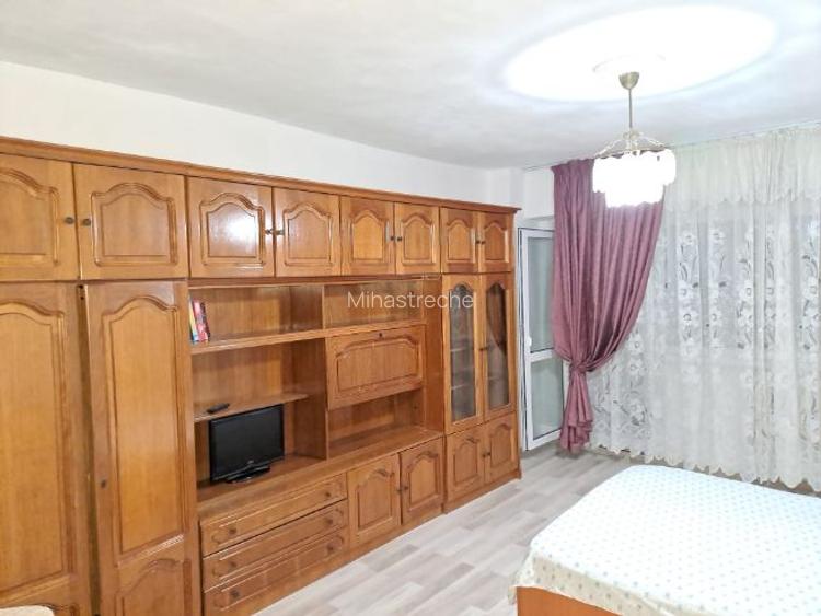 Proprietar inchiriez garsoniera 40m2 , decomandata