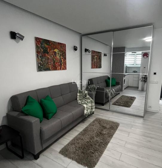 Garsonieră de lux, ultracentral, ultrafinisata în bloc solid, 2 lifturi