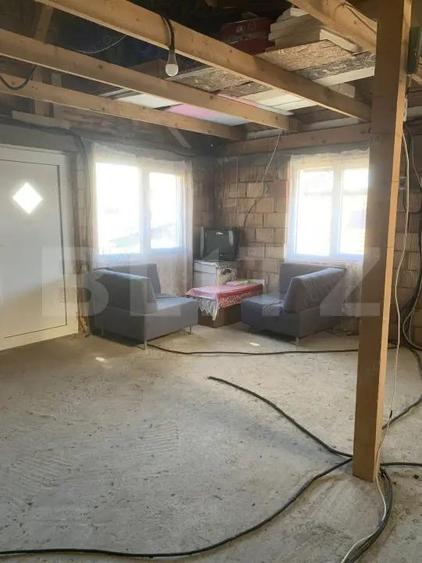 Casa de vanzare in Zarne?ti zona retrasa, langa rau ?i padure - 7