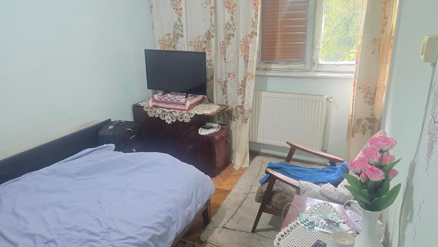 Vand apartament 2 camere decomandat in Deva, pe Bld. Balcescu, etaj 1 - 9