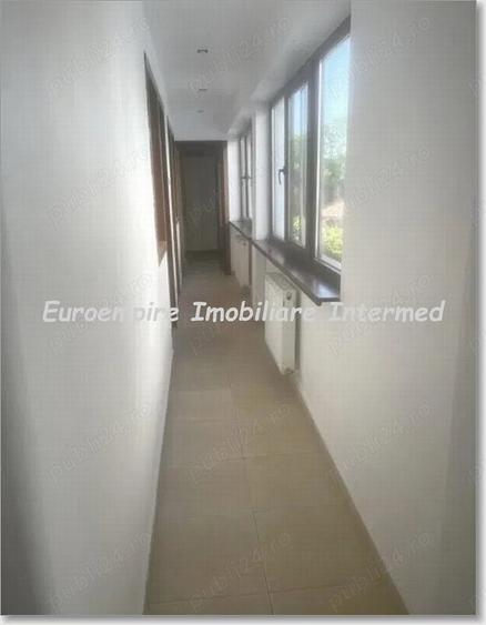 Vila de inchiriat zona FALEZA NORD - 2