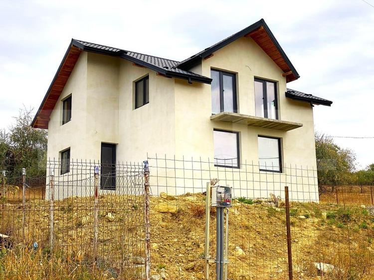 Casă individuală 4 camere, 120 mp utili, zona Bucium - 1